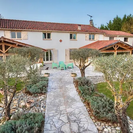 Holiday home Au Temps Suspendu